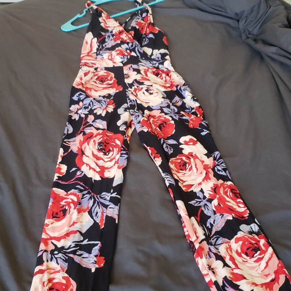 Jumpsuit - Picture 3 of 4